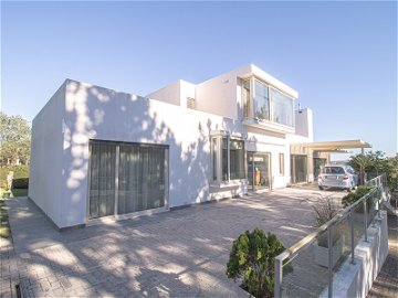 Modern design villa near the Obidos Lagoon 1033744720