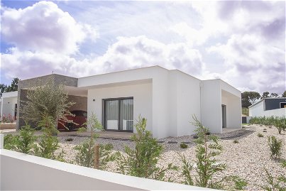 Modern architecture villa with swimming pool in Nadadouro 3538370095