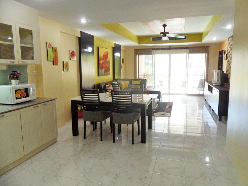 Spacious apartment in Patong center for sale 2924093354