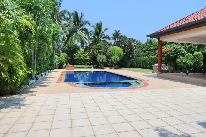 Superb Garden Villa in Bang Tao for Sale 3548798865