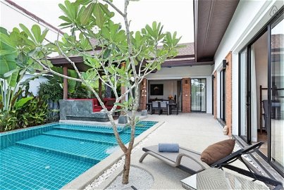 5 Luxury Pool Villas Development in Cherngtalay for Sale 2634392417
