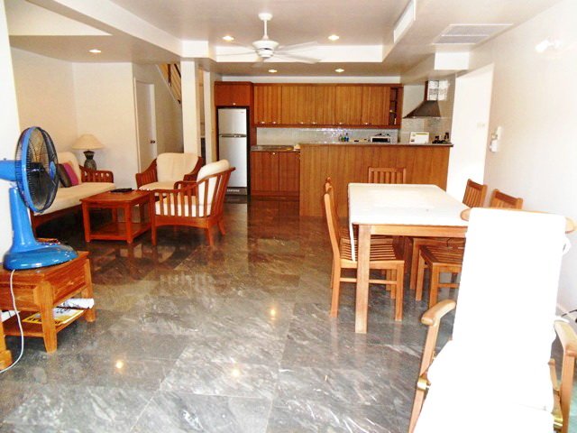 Private Cozy Villa in Kathu for Sale 962670282