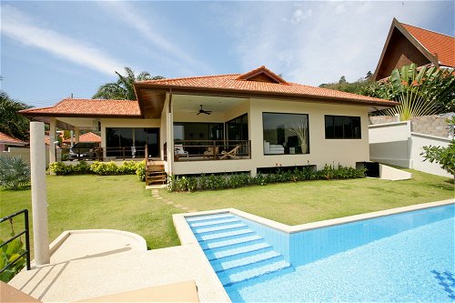 Private pool villa in Naiharn for sale 1539334451